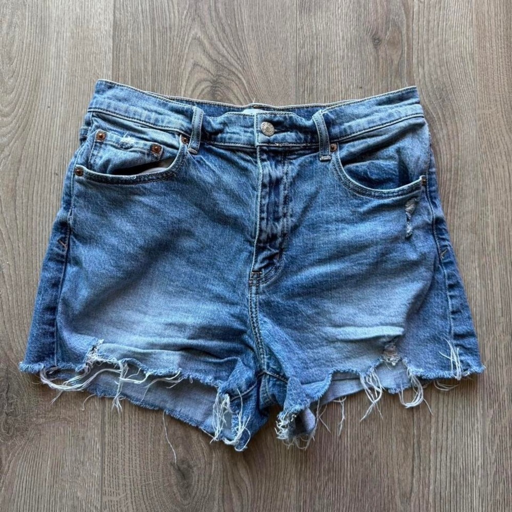 Distressed‎ Denim Cutoff Shorts Frayed Hem Y2K Light Wash Size 27